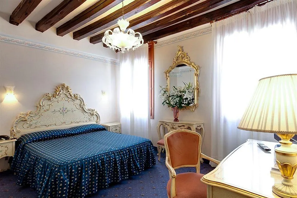Hotel Diana Venice