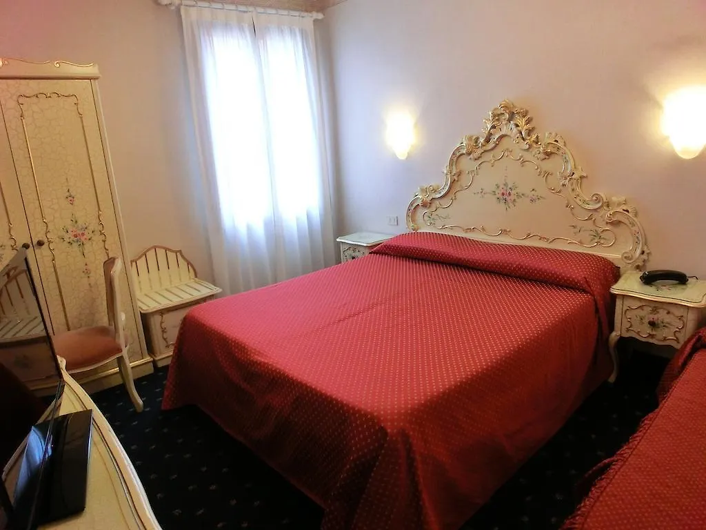 Hotel Diana Venice