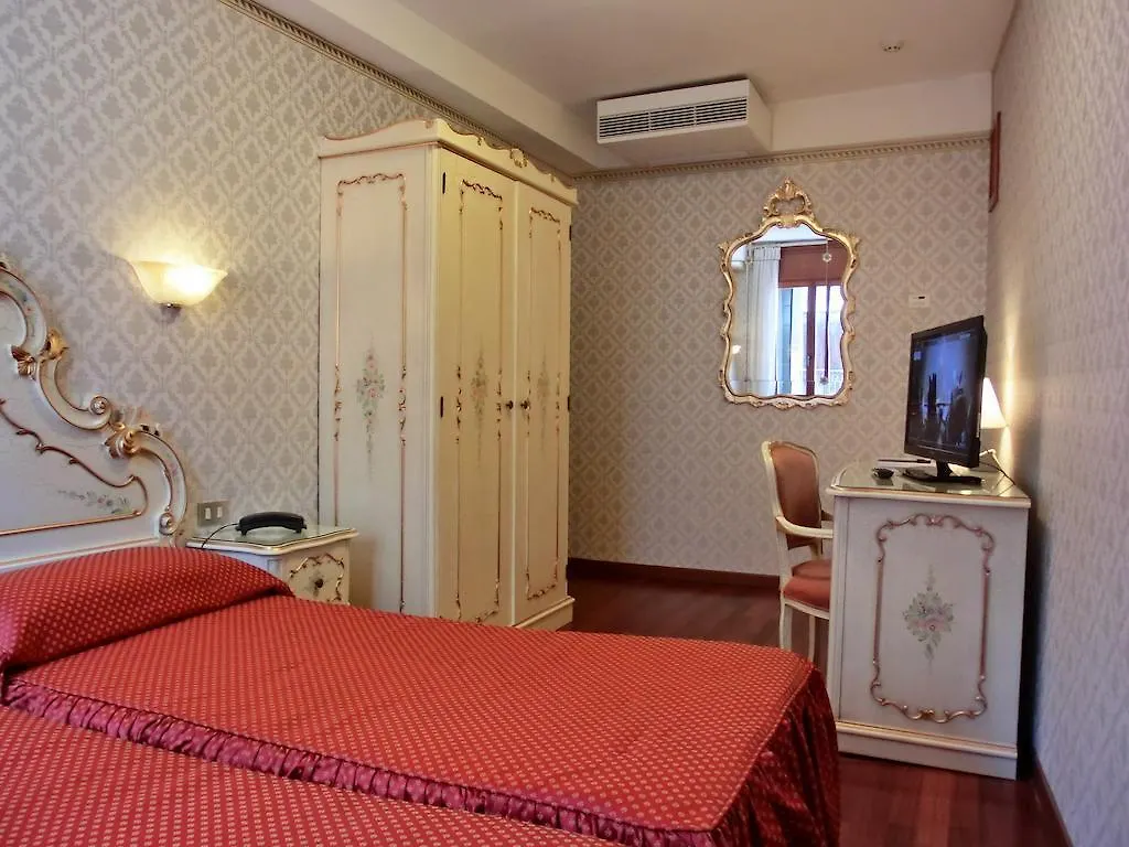 Hotel Diana Venice