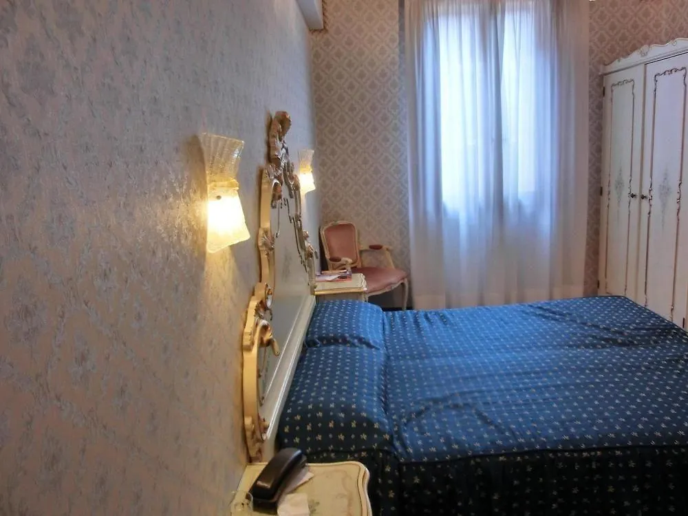 Hotel Diana Venice