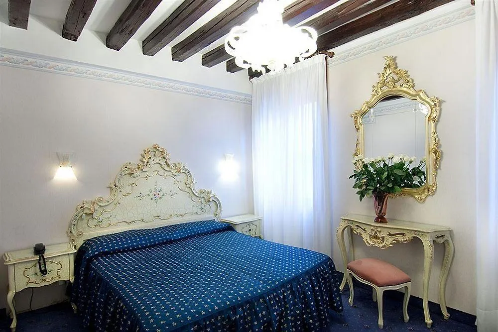 Hotel Diana Venice