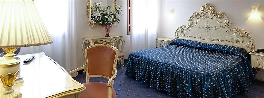 Hotel Diana Venice 3*,