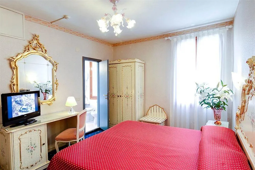 Hotel Diana Venice