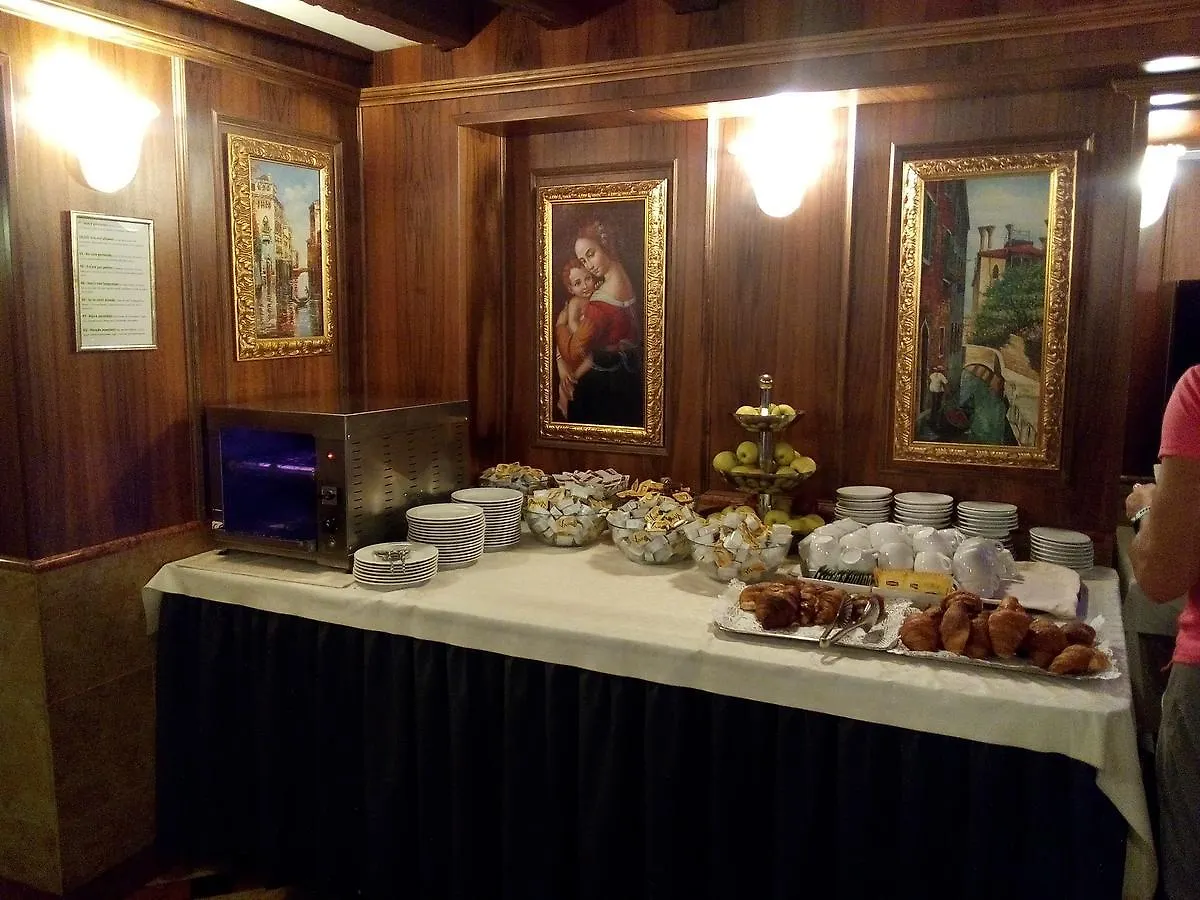 Hotel Diana Venice