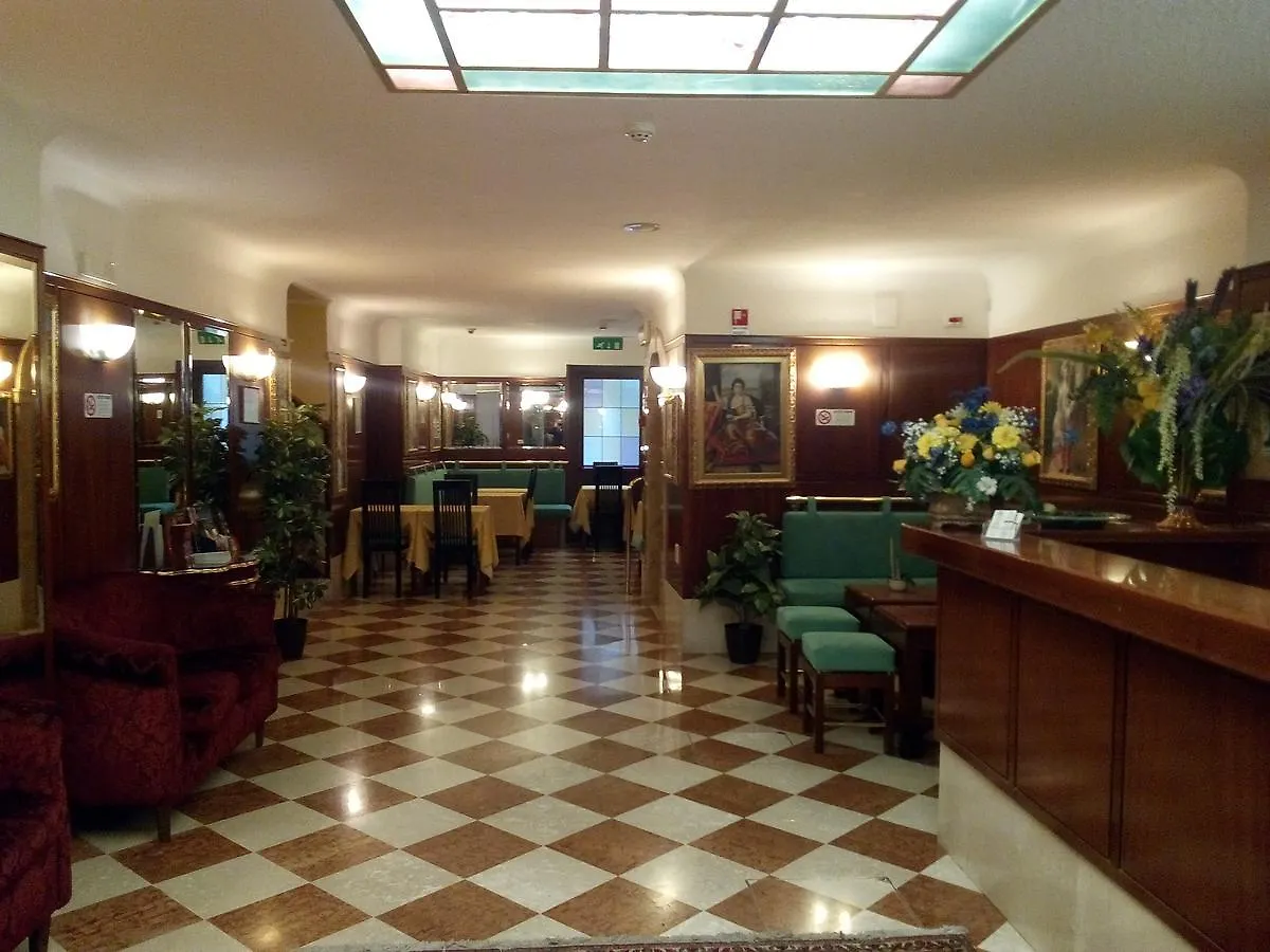 Hotel Diana Venice