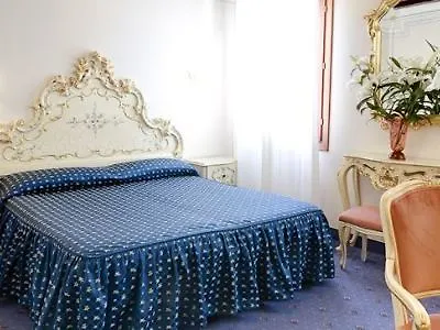 Hotel Diana Venice 3*,
