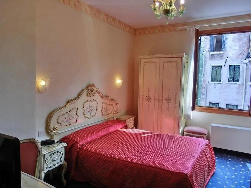 Hotel Diana Venice