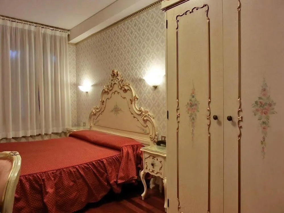 Hotel Diana Venice