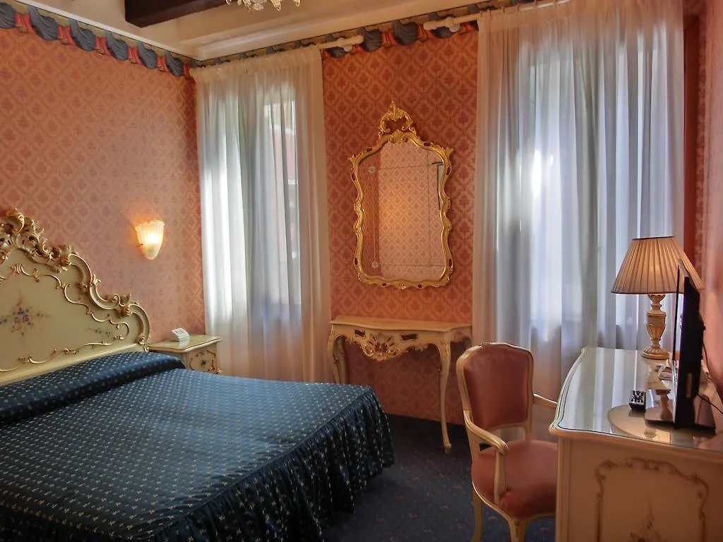 Hotel Diana Venice