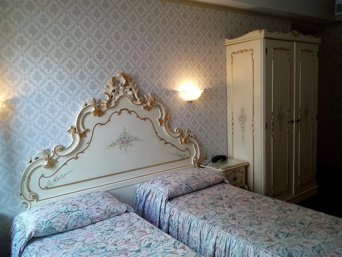 Hotel Diana Venice